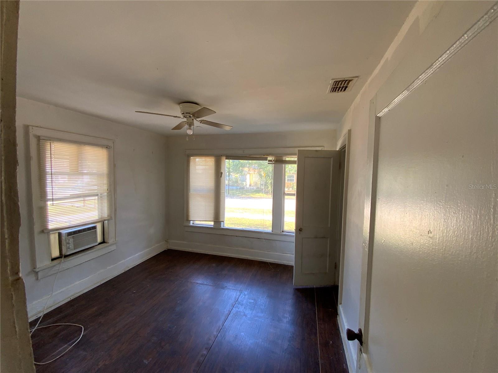 OAK HARBOR - Residential