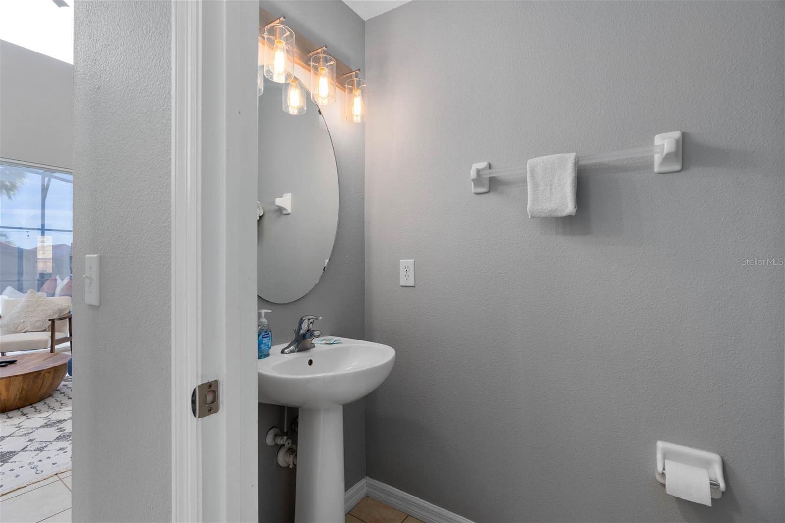 SOLANA - Residential Lease