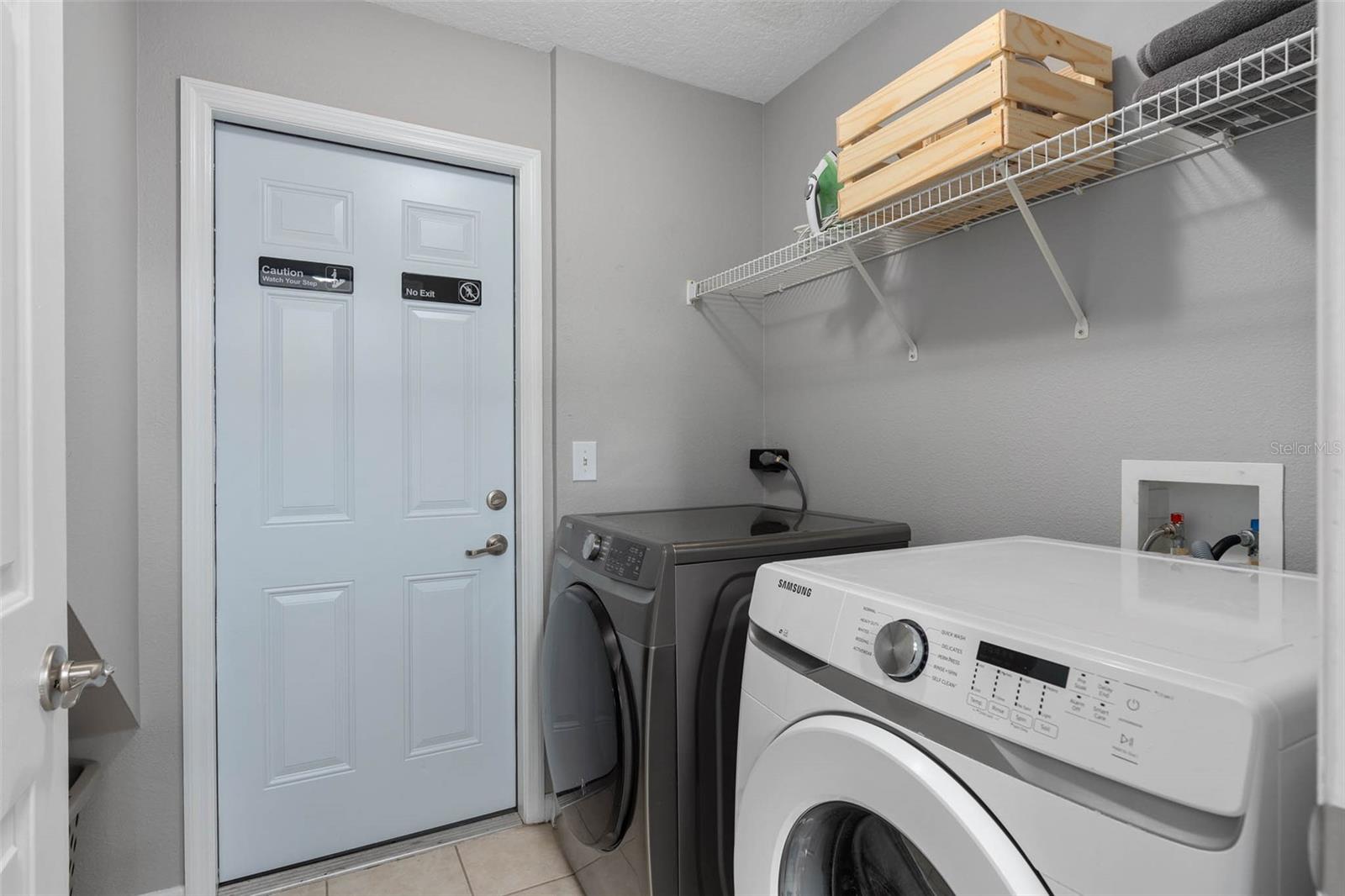 SOLANA - Residential Lease