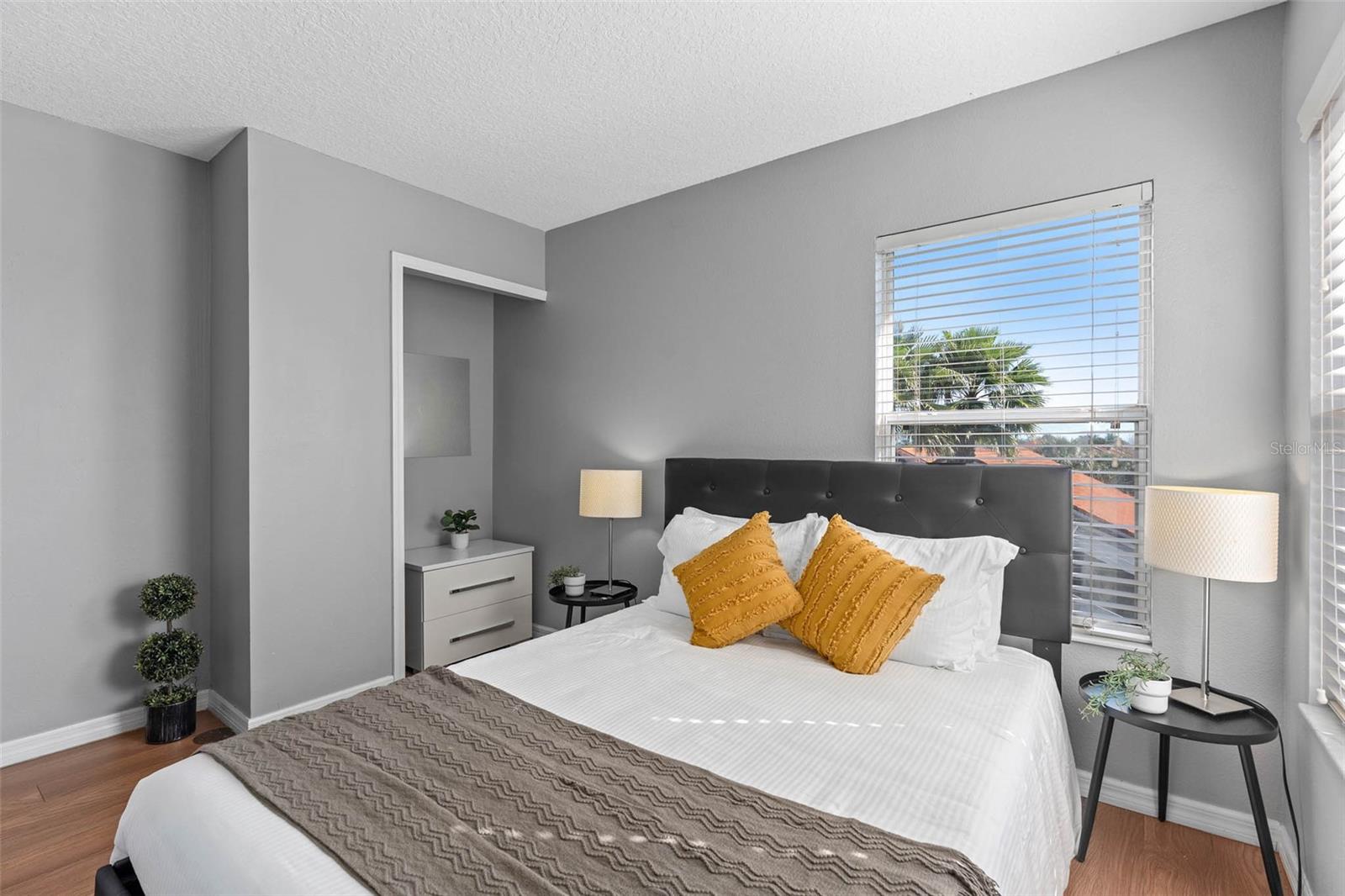 SOLANA - Residential Lease