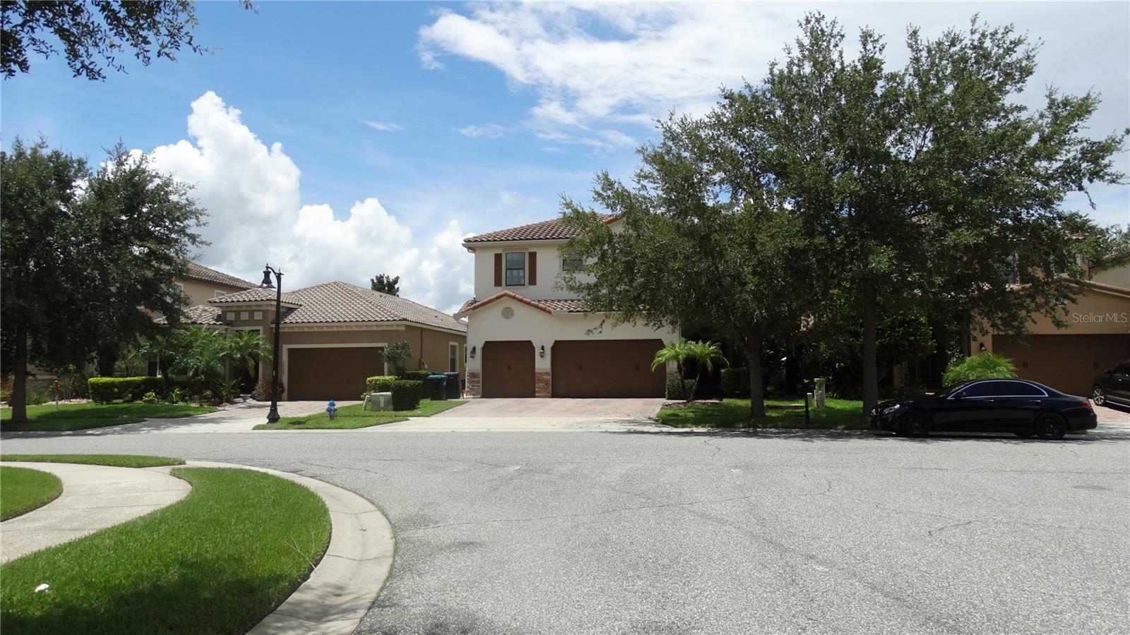 Spacious single-family home in the upscale Eagle Creek Village community.
4 bedrooms and 5 bathrooms, offering ample space and privacy. Premium Features & Community Highlights: Private pool and full pool & lawn care services included—perfect for resort-style living and hassle-free maintenance. Consists of a 3-car garage, enhancing convenience and storage flexibility. Located within Eagle Creek, a guard-gated, golf-course community with resort amenities: Championship golf course, clubhouse with dining & pro shop, Recreation center, fitness facility, tennis & basketball courts, family-friendly play parks, and 24/7 guarded access