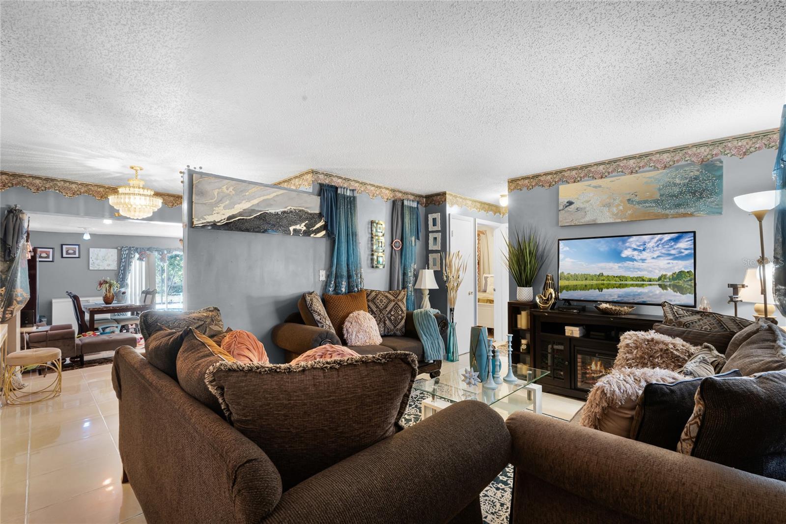 1872 WAYSIDE DRIVE