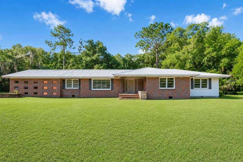 Photo of 2107 Golf Drive, Palatka, FL 32177 (MLS # GC542889)