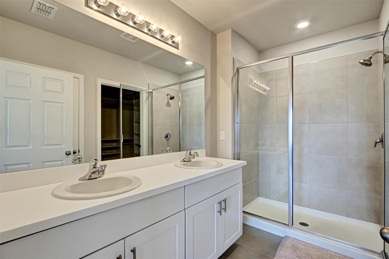 MAGNOLIA LNDG PCLS B & D - Residential