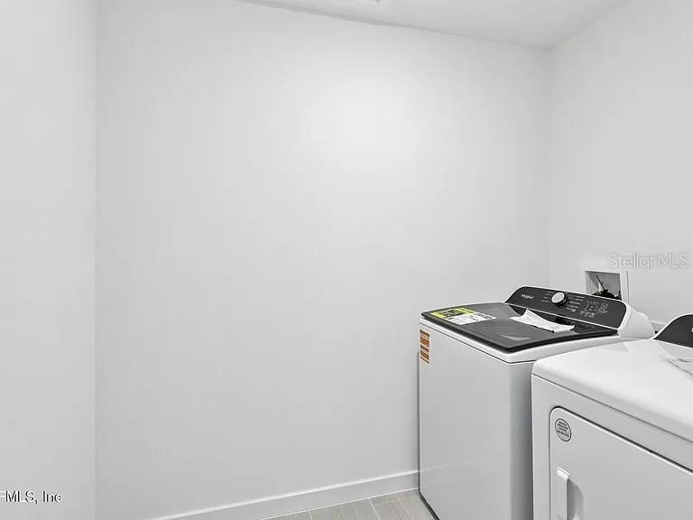 COLBERT LANDINGS PHASE 1 MB 42 PG 1 LOT 177 - Residential