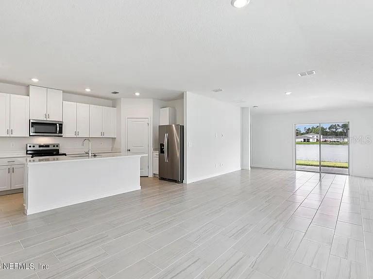 COLBERT LANDINGS PHASE 1 MB 42 PG 1 LOT 177 - Residential