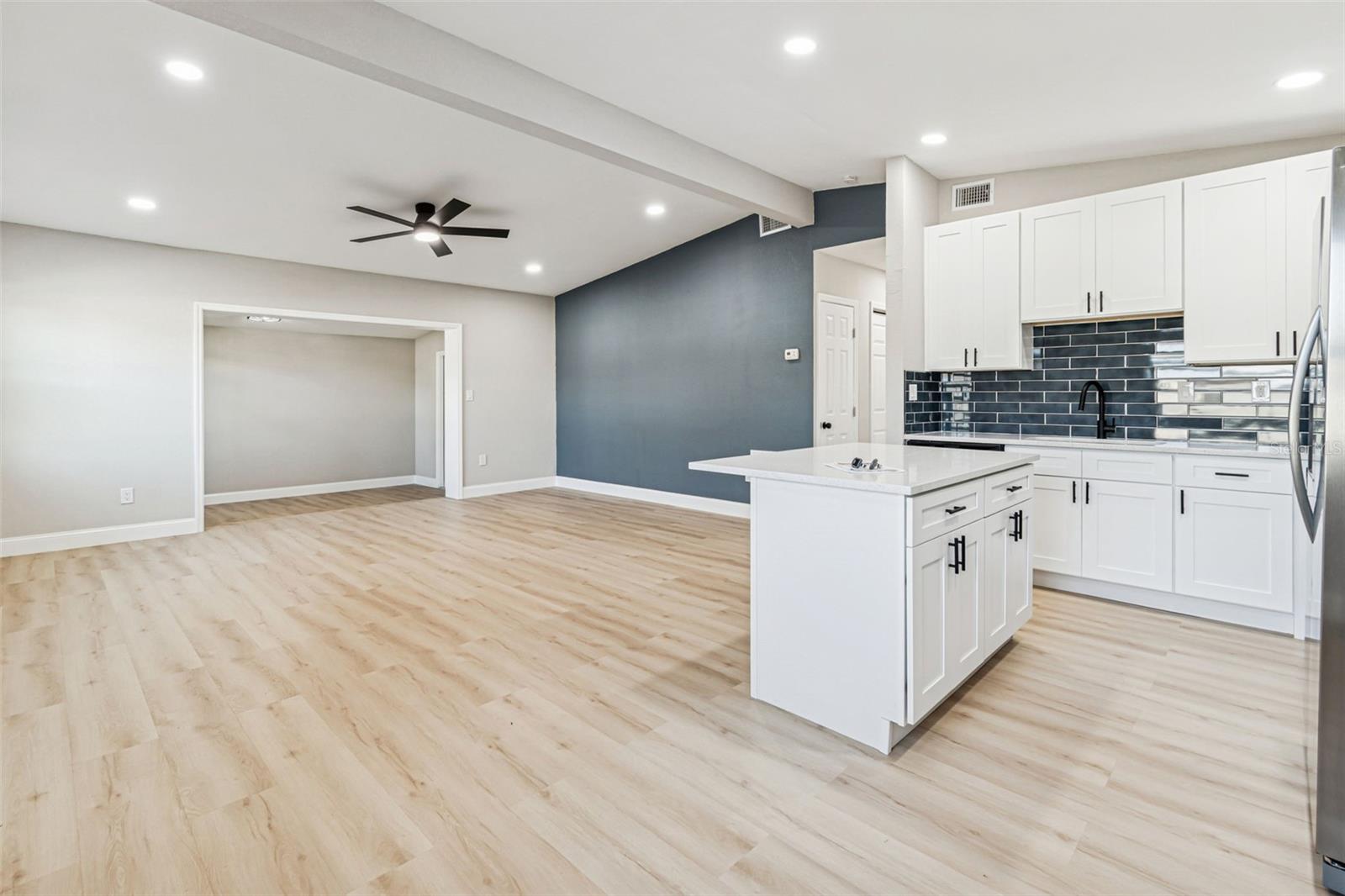 LAKE MORLEY TERRACE ESTATES UN 1 - Residential