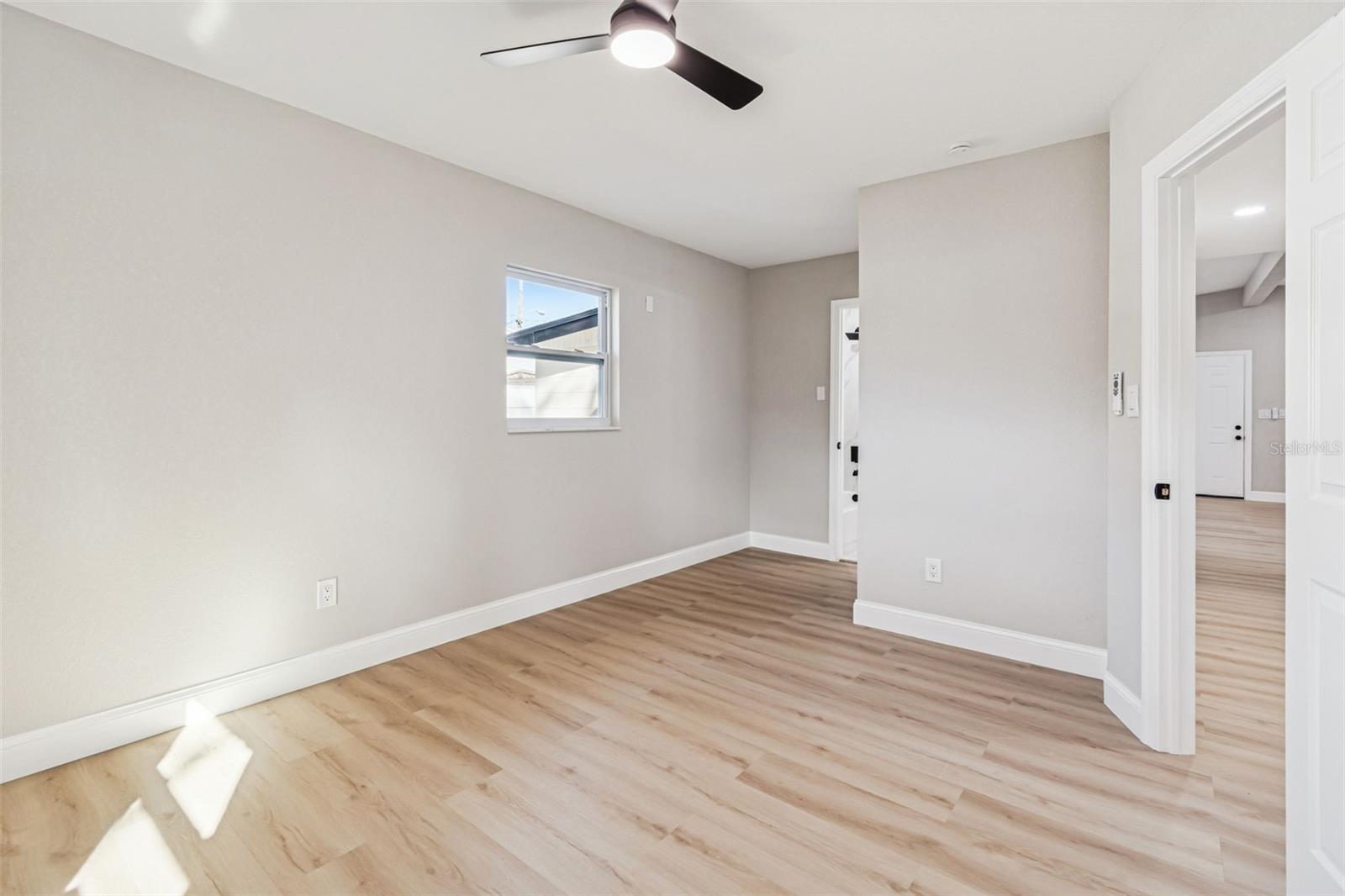 LAKE MORLEY TERRACE ESTATES UN 1 - Residential