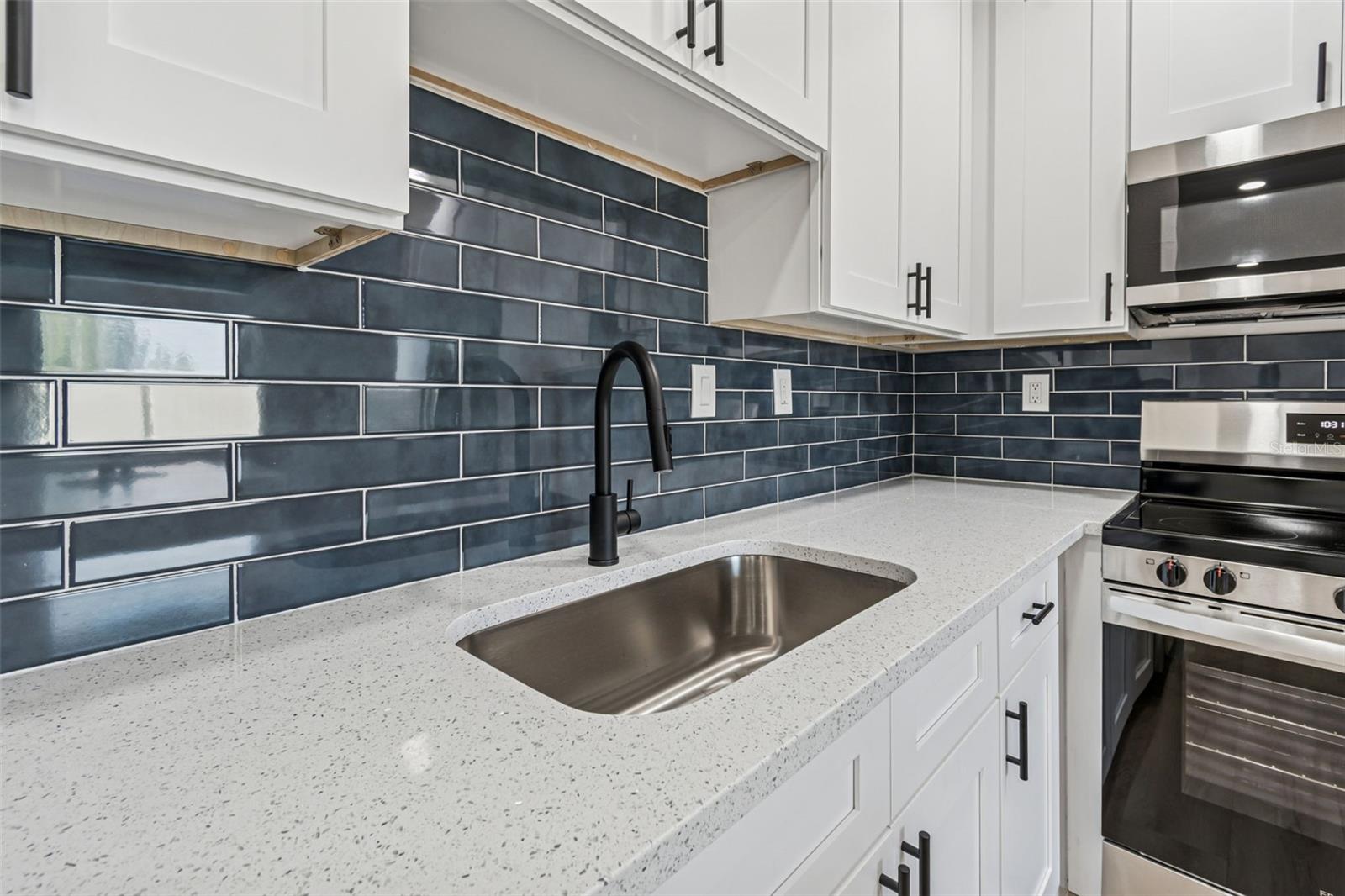 LAKE MORLEY TERRACE ESTATES UN 1 - Residential