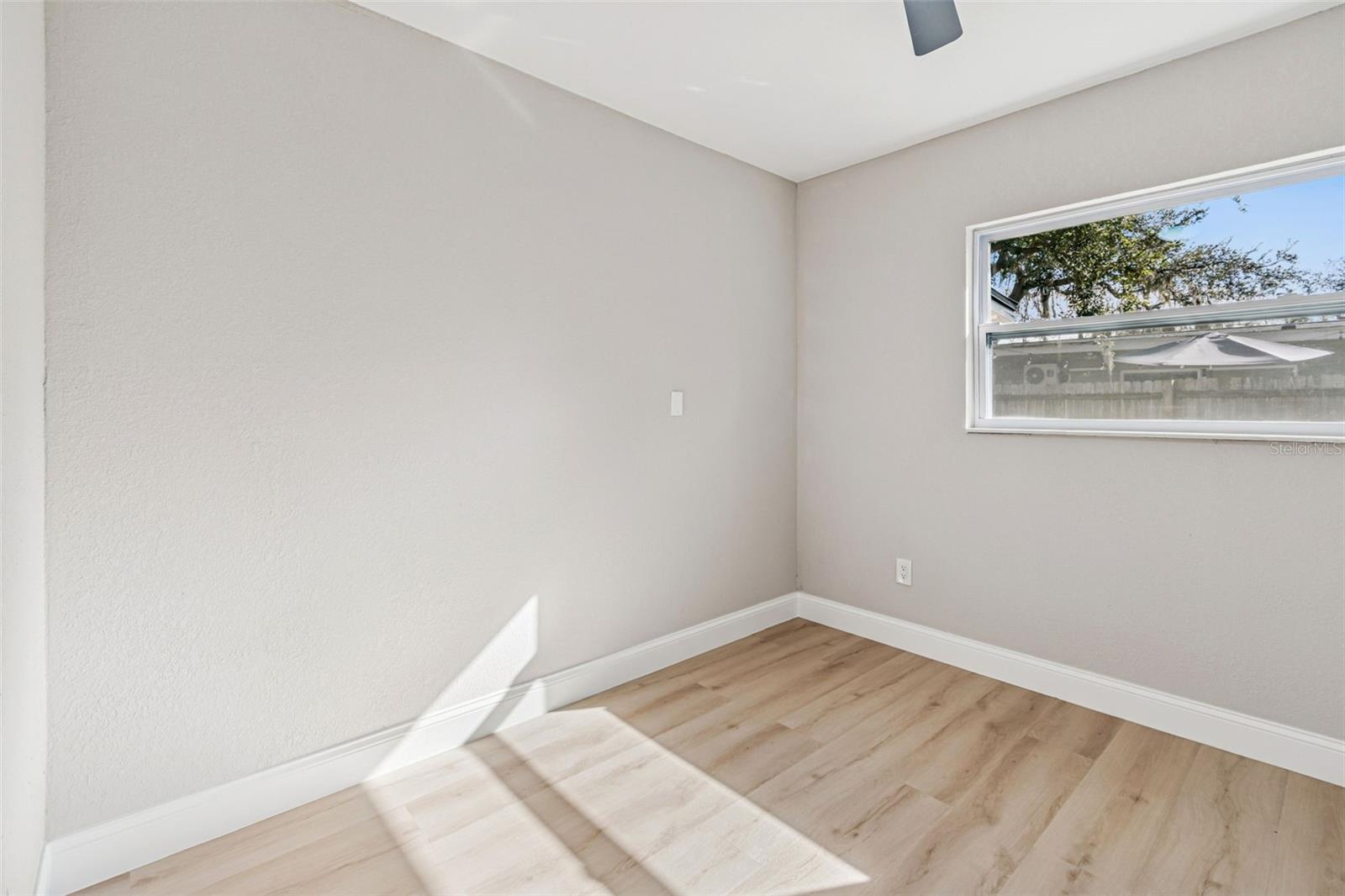 LAKE MORLEY TERRACE ESTATES UN 1 - Residential