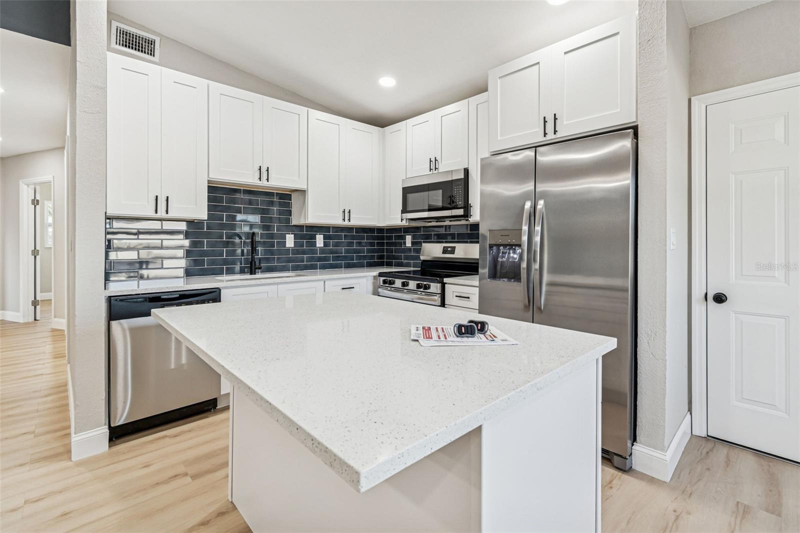 LAKE MORLEY TERRACE ESTATES UN 1 - Residential