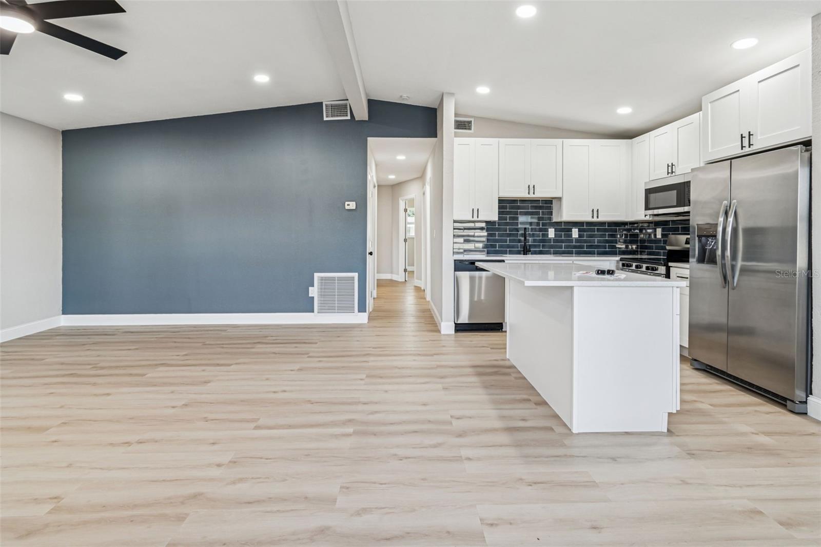 LAKE MORLEY TERRACE ESTATES UN 1 - Residential