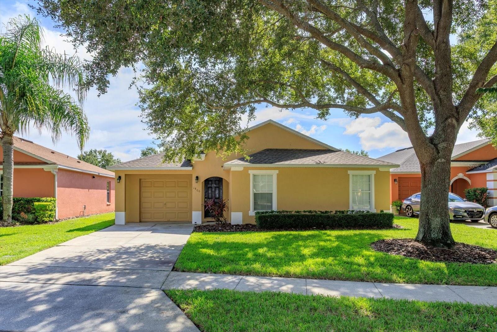 Welcome to this spacious 4-bedroom, 3-bathroom pool home in the desirable Silver Creek community of Clermont. This residence offers a bright and open layout with a large living room, perfect for both relaxation and entertaining. The kitchen flows nicely into the main living areas, and the home includes a 1-car garage for parking or storage.
Step outside to enjoy the private screened-in pool, ideal for Florida living year-round. The home’s split-bedroom floor plan provides flexibility and comfort, whether used as a primary residence or a long-term rental.
Located just off US-192 and less than 20 minutes from Walt Disney World Resort, this home offers convenient access to world-class attractions. You’ll also find shopping, dining, golf courses, and outdoor recreation nearby, including Margaritaville Resort, Sunset Walk, Lake Louisa State Park, and the charming Historic Downtown Clermont waterfront district. Major highways, including US-27 and SR-429, make commuting throughout Central Florida simple.
This property combines comfort, convenience, and a great location—schedule your showing today!