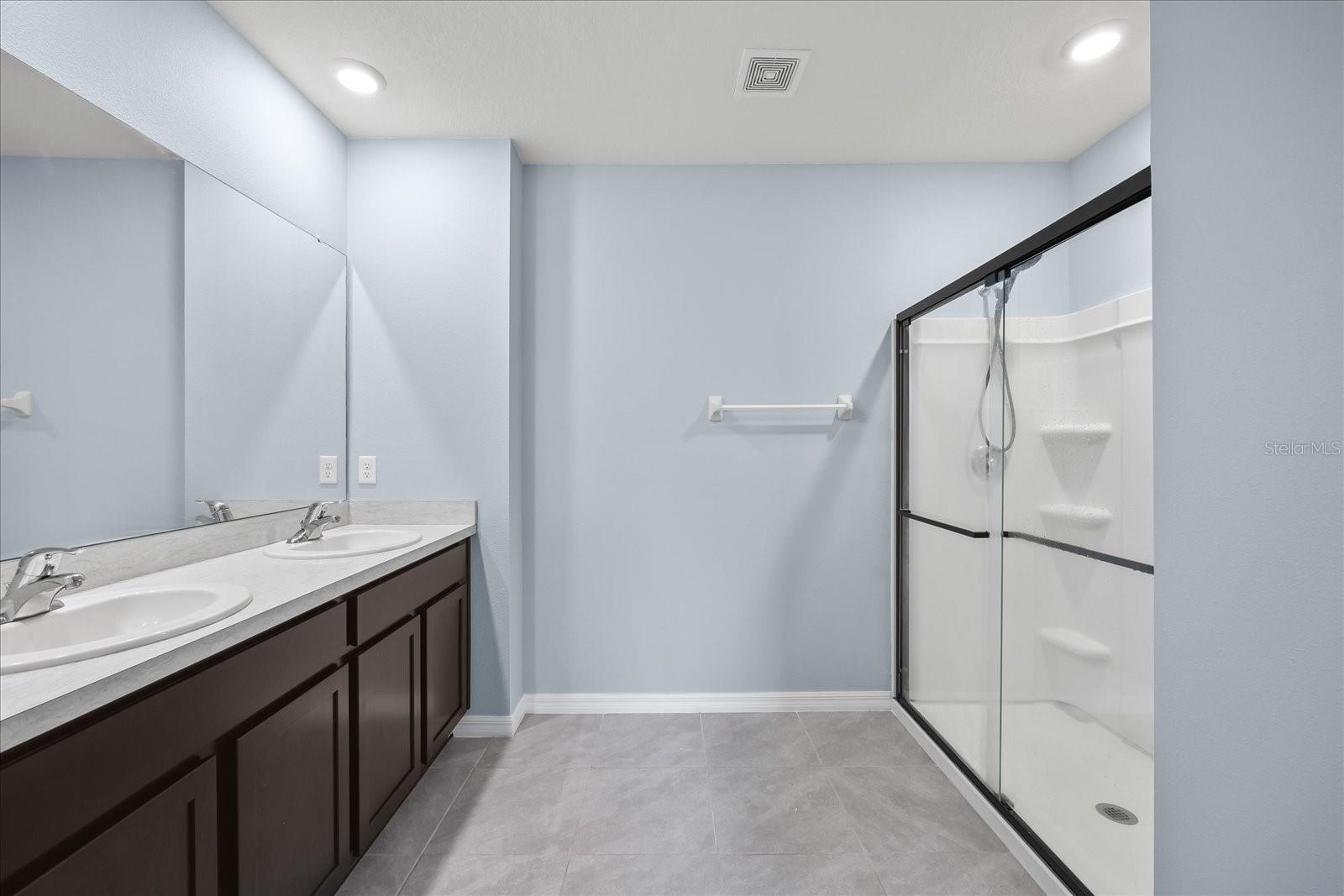 NORTH PARK ISLE PH 2A - Residential Lease