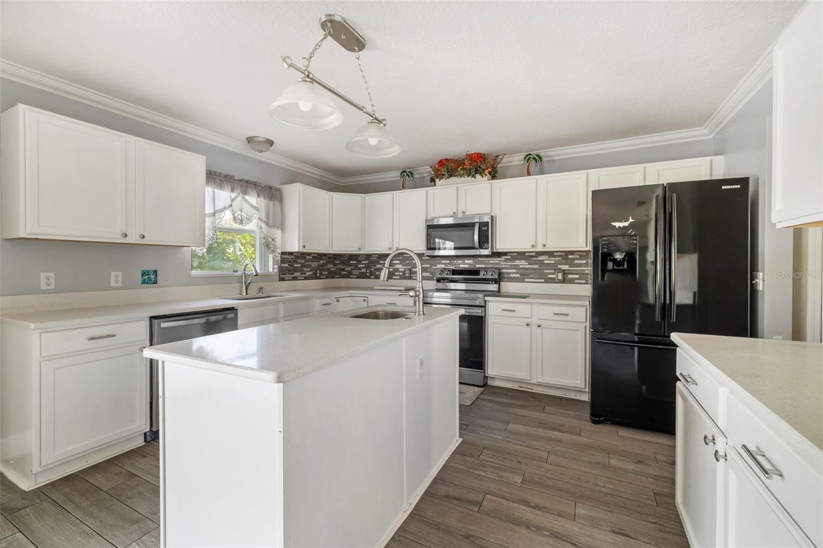 POITRAS ESTATES - Residential Lease