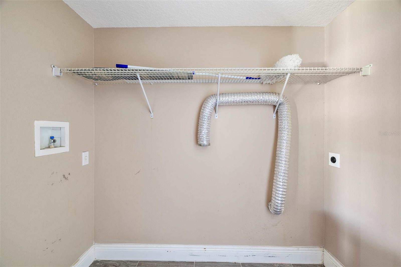 POITRAS ESTATES - Residential Lease