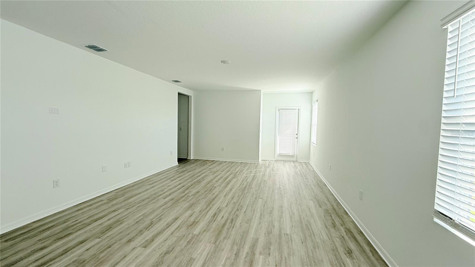 LAKE DEER ESTATES - Residential Lease