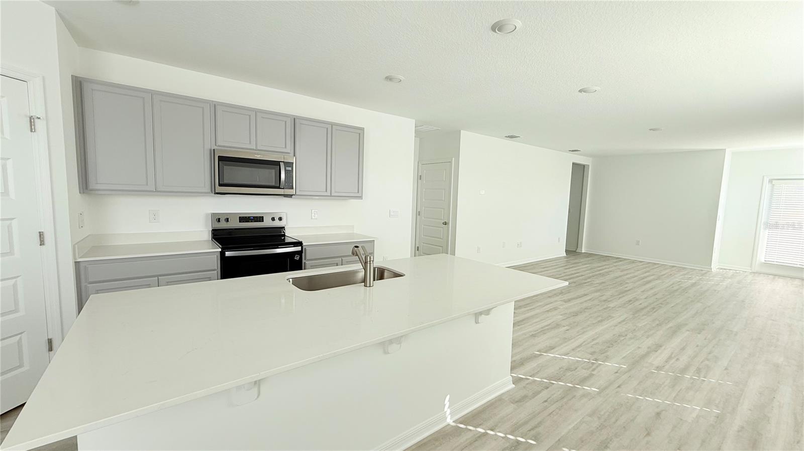 LAKE DEER ESTATES - Residential Lease