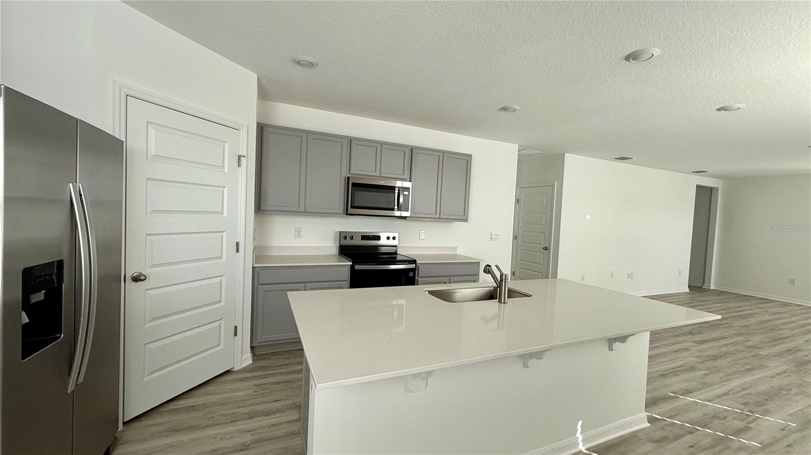 LAKE DEER ESTATES - Residential Lease