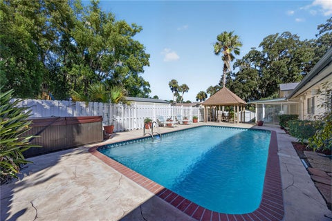 Tiny photo for 537 SE 19th Street, Ocala, FL 34471 (MLS # OM734644)