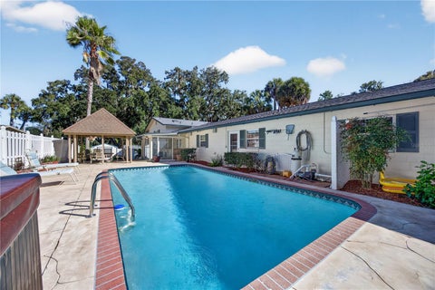 Tiny photo for 537 SE 19th Street, Ocala, FL 34471 (MLS # OM734644)