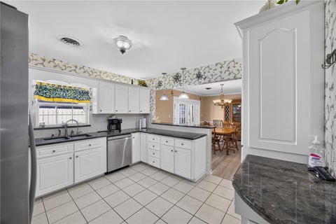 Tiny photo for 537 SE 19th Street, Ocala, FL 34471 (MLS # OM734644)
