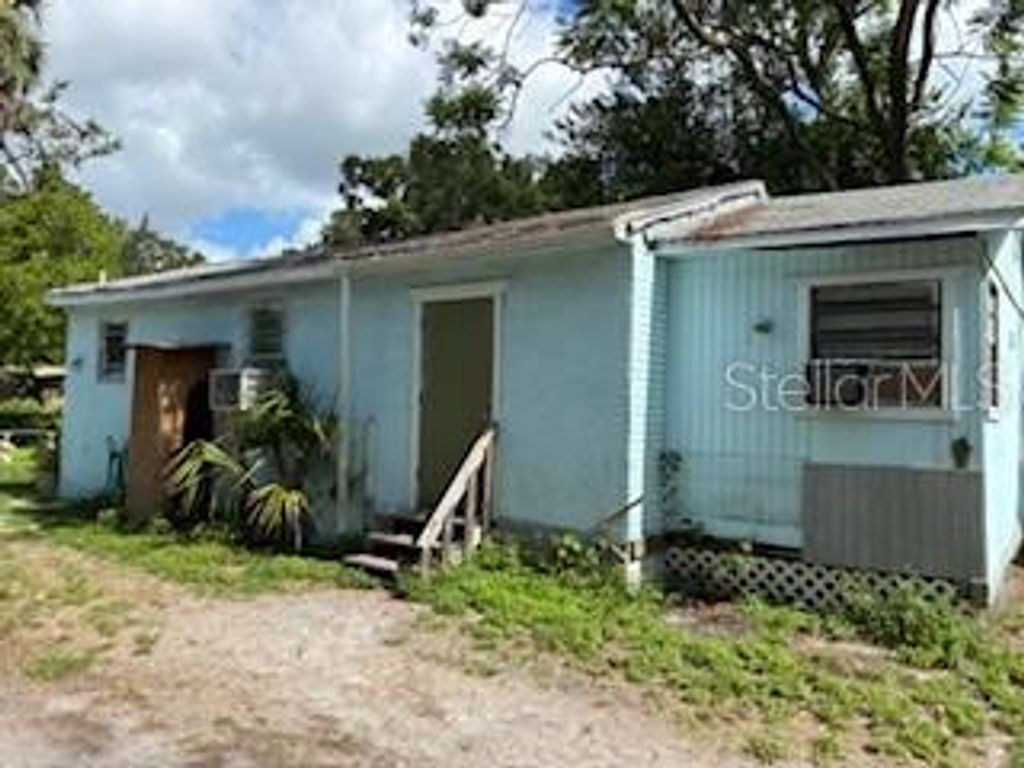 Photo of 8310 N Hillsborough Lane, Tampa, FL 33604 (MLS # G5113934)