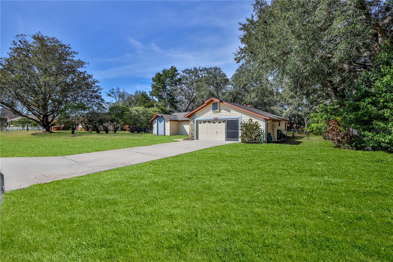 SPRING HILL - Residential