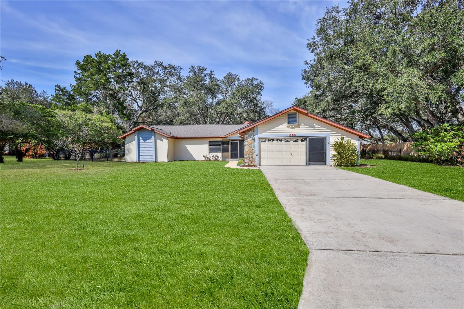 SPRING HILL - Residential