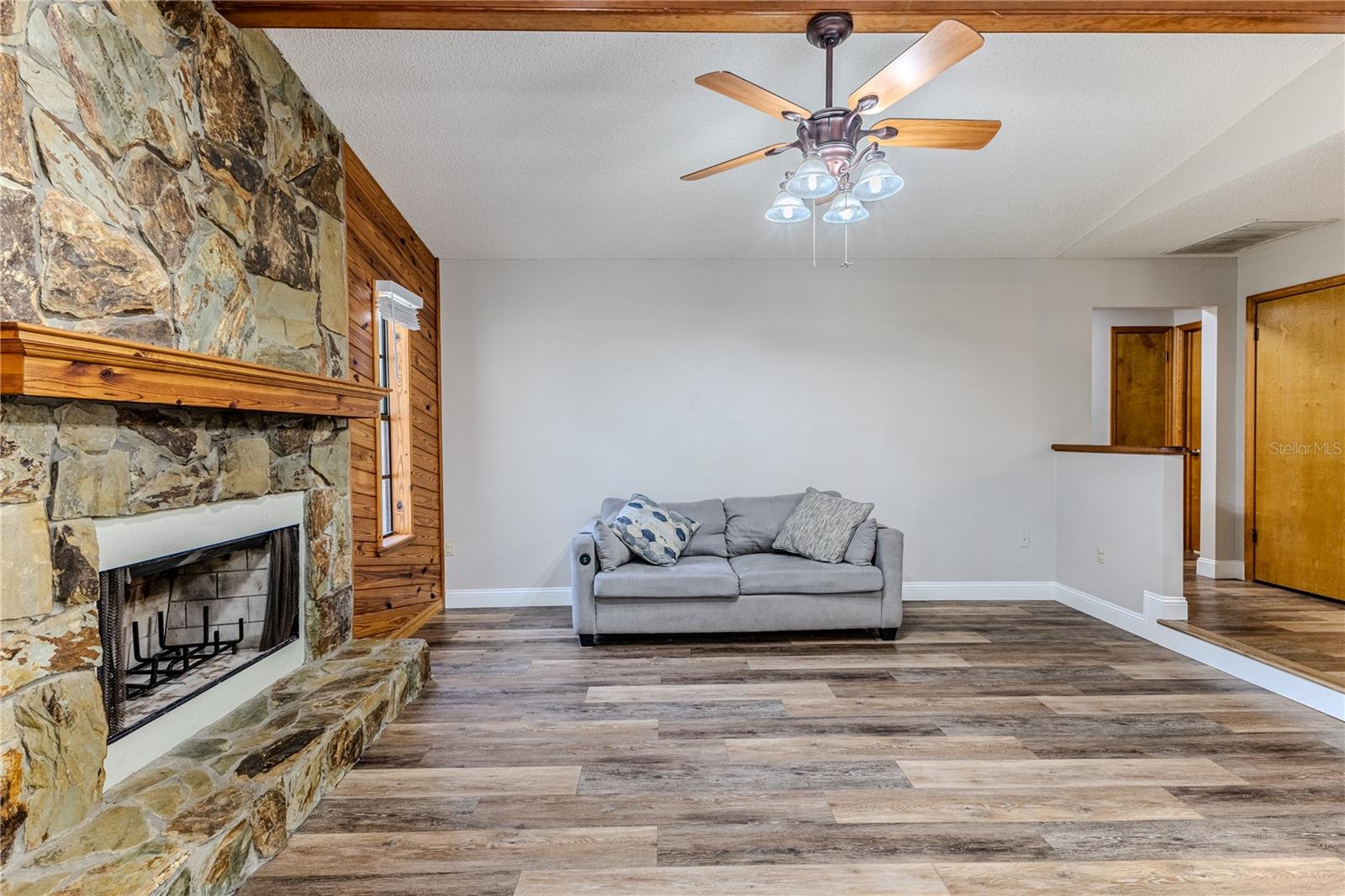 SPRING HILL - Residential