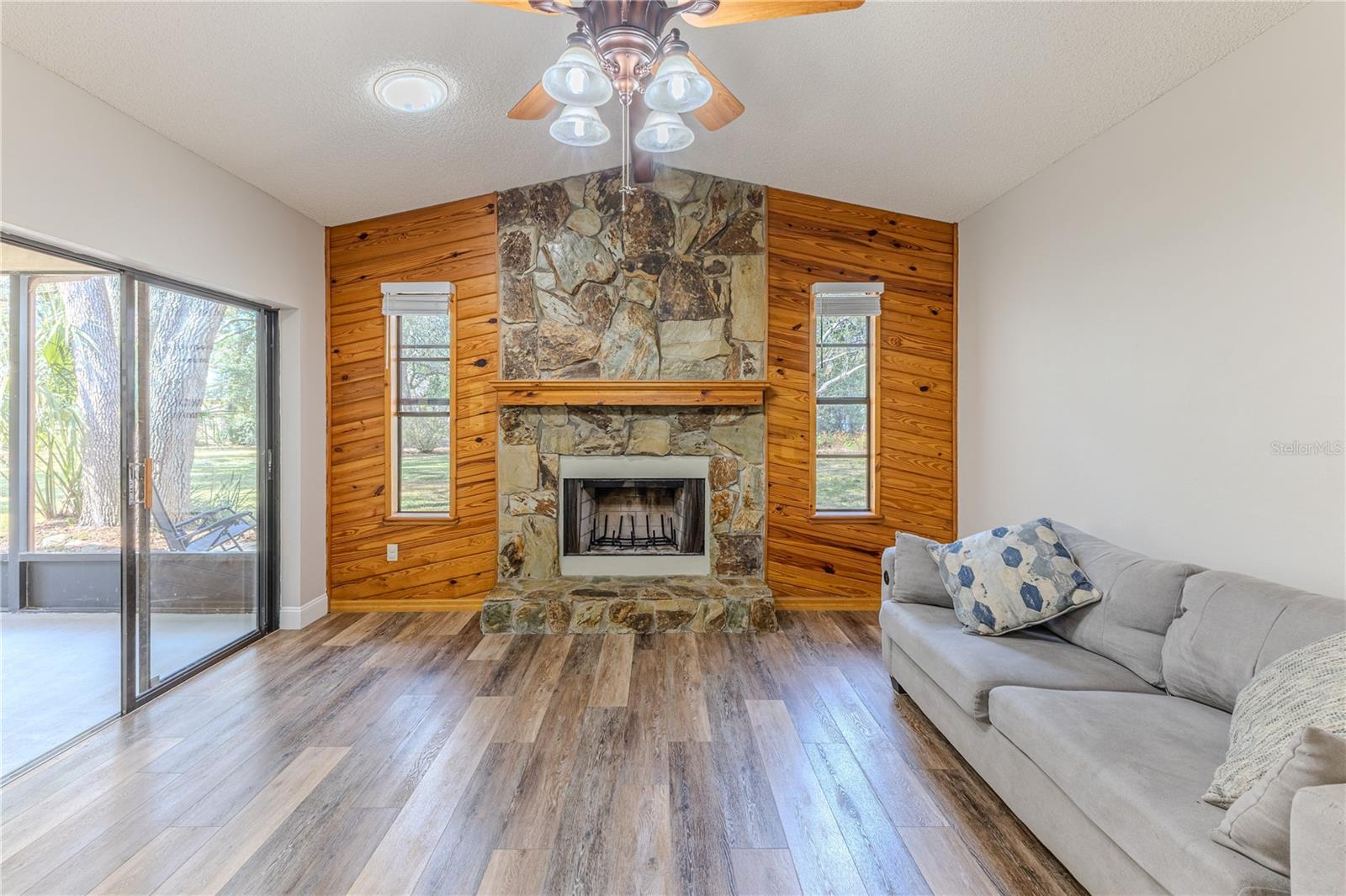 SPRING HILL - Residential