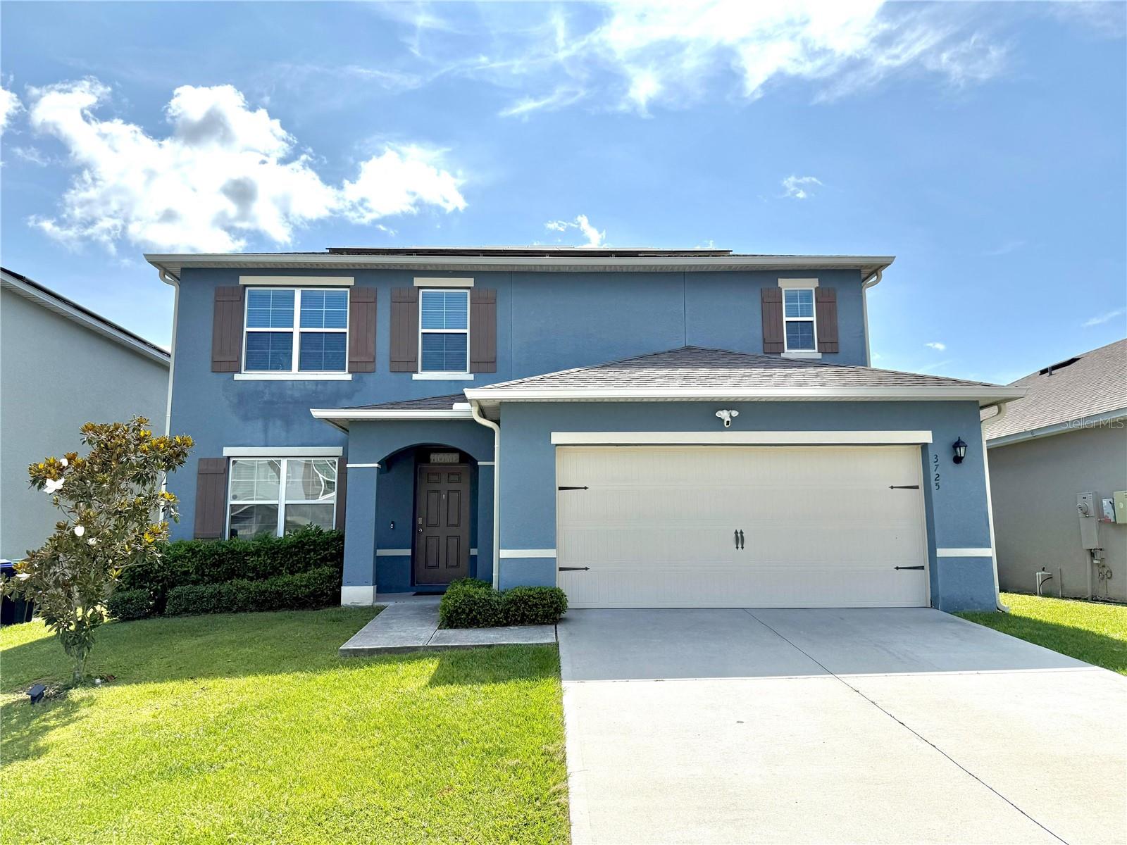 Welcome to your dream home in the highly sought-after Holly Estates community of Mount Dora! This spacious 5-bedroom, 3.5-bathroom residence offers over 2,800 square feet of thoughtfully designed living space, perfect for comfortable everyday living and effortless entertaining.
Step inside to discover an open-concept layout featuring a modern kitchen with granite countertops, stainless steel appliances, and a large island overlooking the bright and airy family room. A flex space provides versatility for your lifestyle needs—ideal for a home office, formal sitting area, or playroom. The first-floor owner’s suite offers a private retreat with a luxurious en-suite bathroom, dual vanities, and a spacious walk-in closet. Upstairs, you'll find a loft and four generously sized bedrooms, including one with an en-suite bath—perfect for guests or multigenerational living.
Enjoy Florida living in the large backyard, ready for your personal touch—add a garden, or outdoor kitchen! Holly Estates is conveniently located near downtown Mount Dora, major highways, shopping, and dining.
Don't miss the opportunity to make this beautifully maintained home yours—schedule your private tour today!