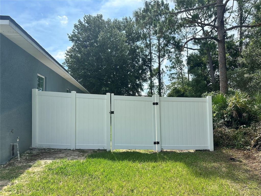 Photo of 810 Glastonbury Dr, Kissimmee, FL 34758 (MLS # S5130703)