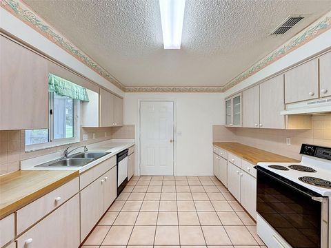 Tiny photo for 17855 SE 99th Avenue, Summerfield, FL 34491 (MLS # W7886299)