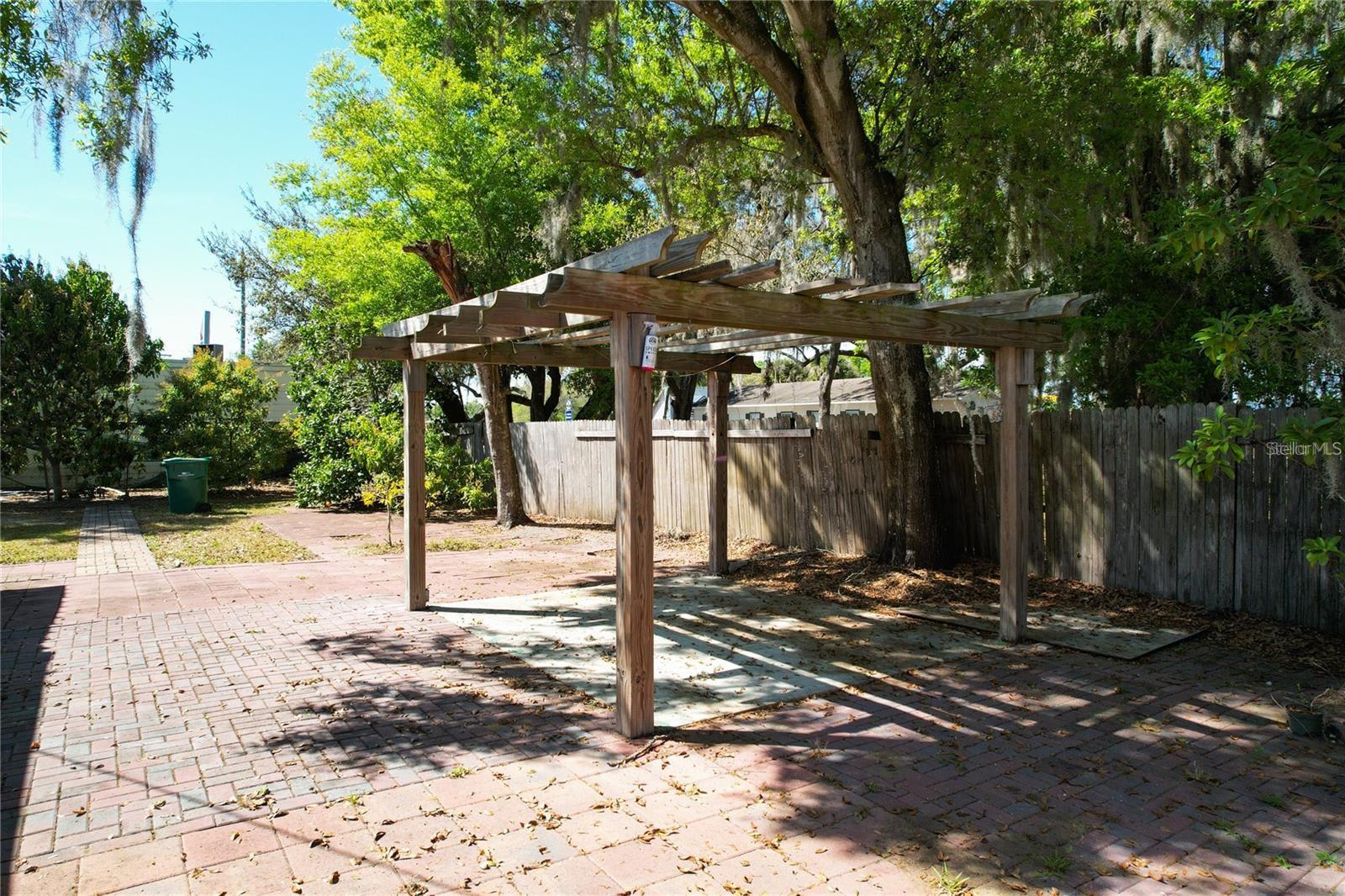 EUSTIS LYNNHURST - Residential