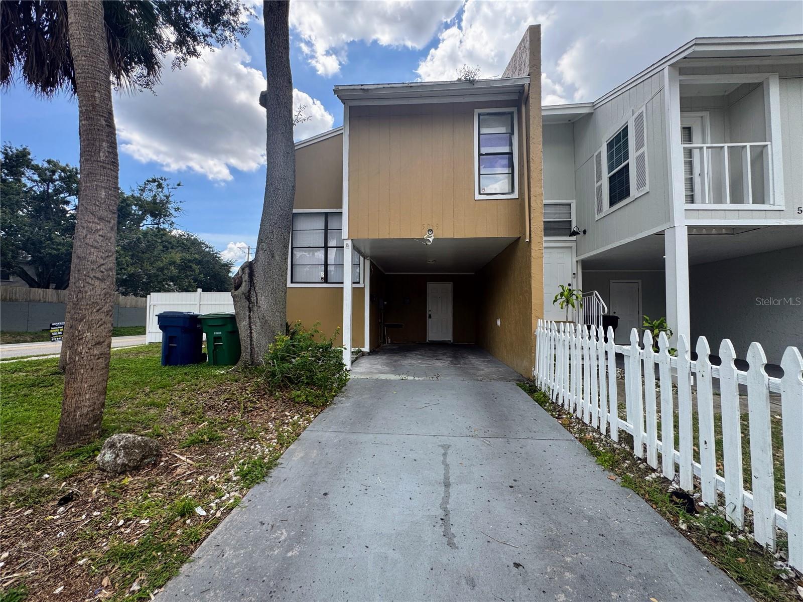 Great town home with 3 bedroom, 3 bathroom ceramic tile flooring throughout ! bonus room down stair, great paint color throughout! ready for new tenants to move in near by restaurant, Busch Gardens, shopping center, USF, AND UNIVERSITY MALL. PERFECT LOCATION AS HOME IS MINUTED FROM I 275.