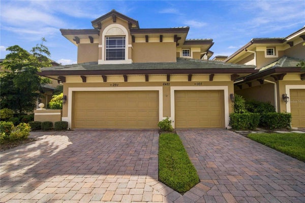 6422 MOORINGS POINT CIR UNIT 101, LAKEWOOD RANCH, FL 34202 - Image d79e6ff1e5e0c8c852b496ba606769cf/3841846302