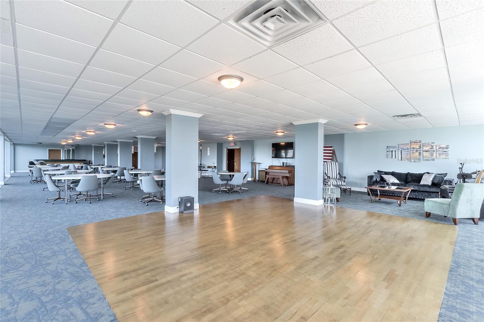 BAYSHORE BATH & TENNIS CLUB CONDO - Residential