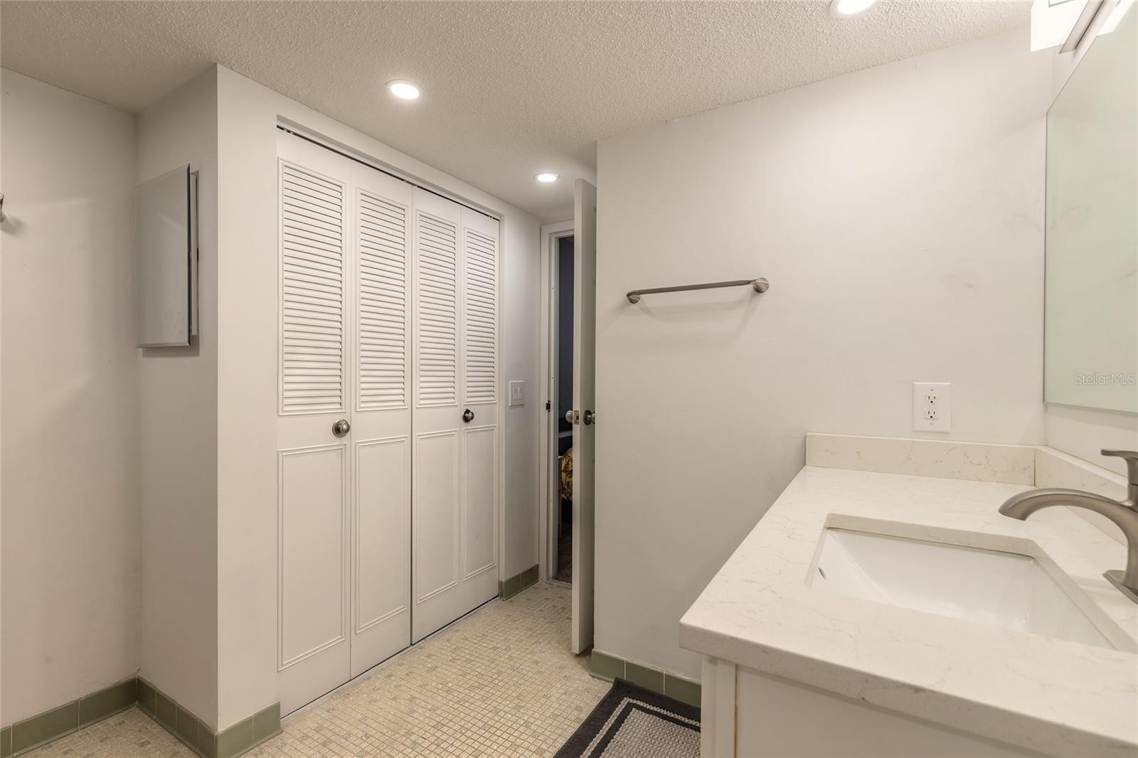 BAYSHORE BATH & TENNIS CLUB CONDO - Residential