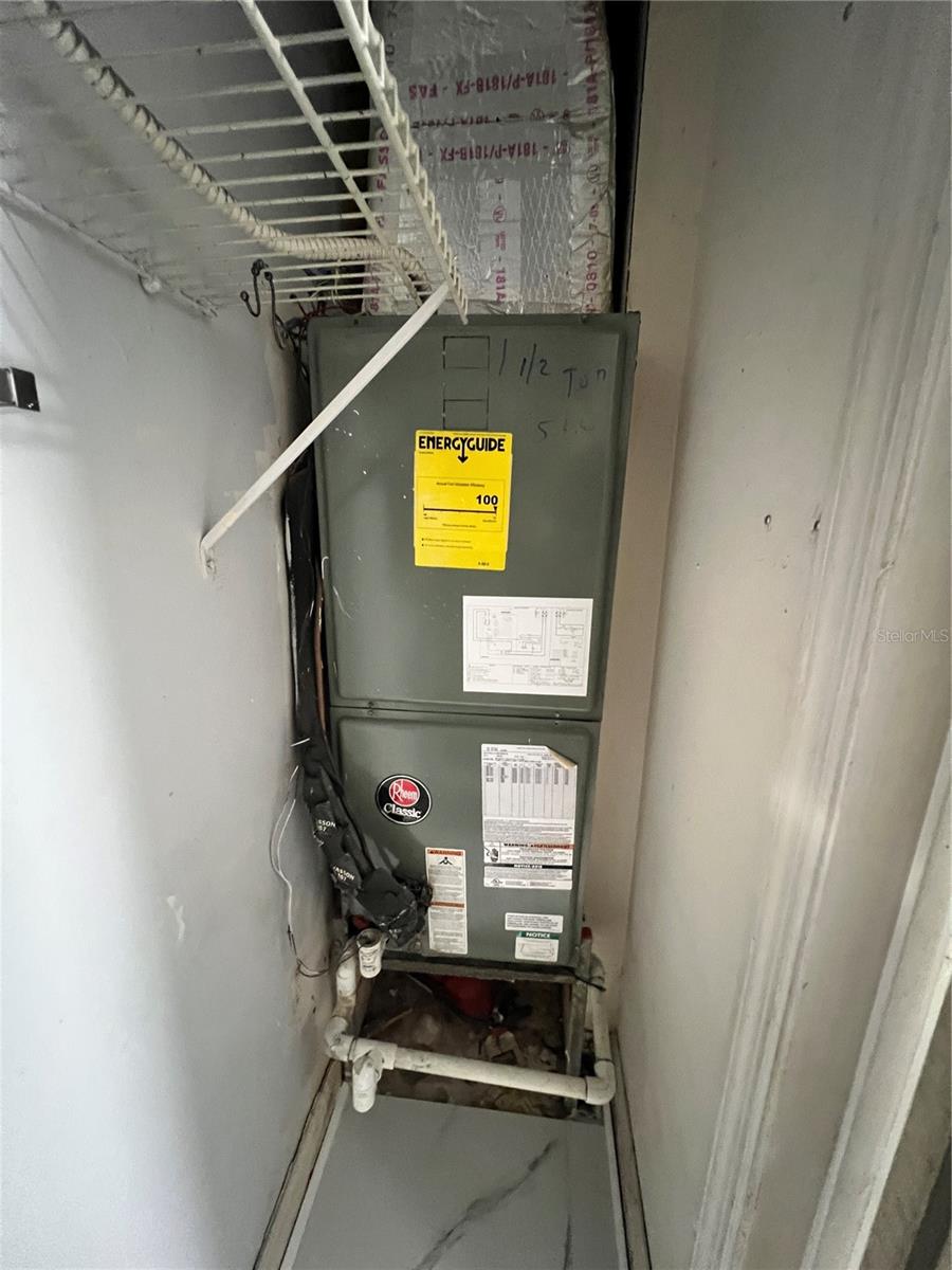 GRANDE OASIS AT CARROLLWOOD - Residential