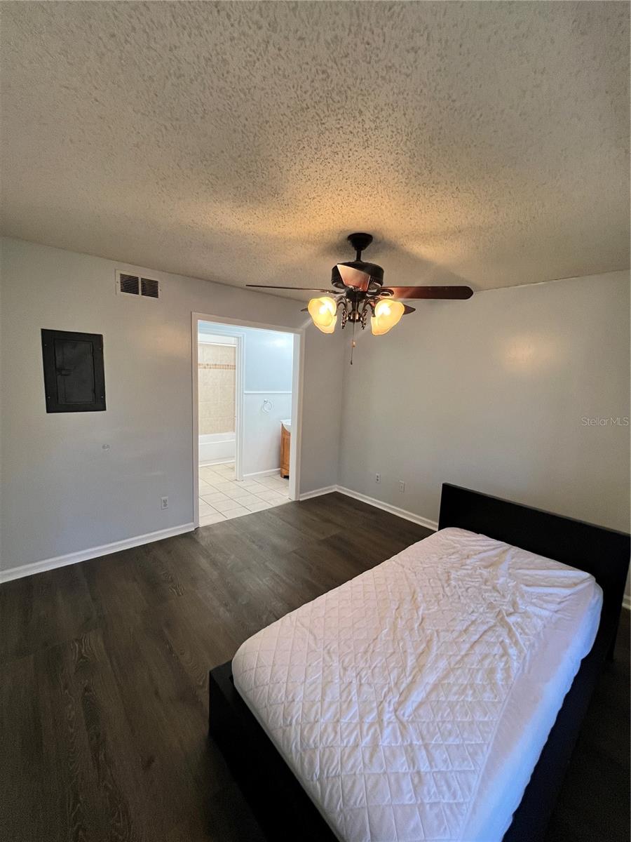 GRANDE OASIS AT CARROLLWOOD - Residential