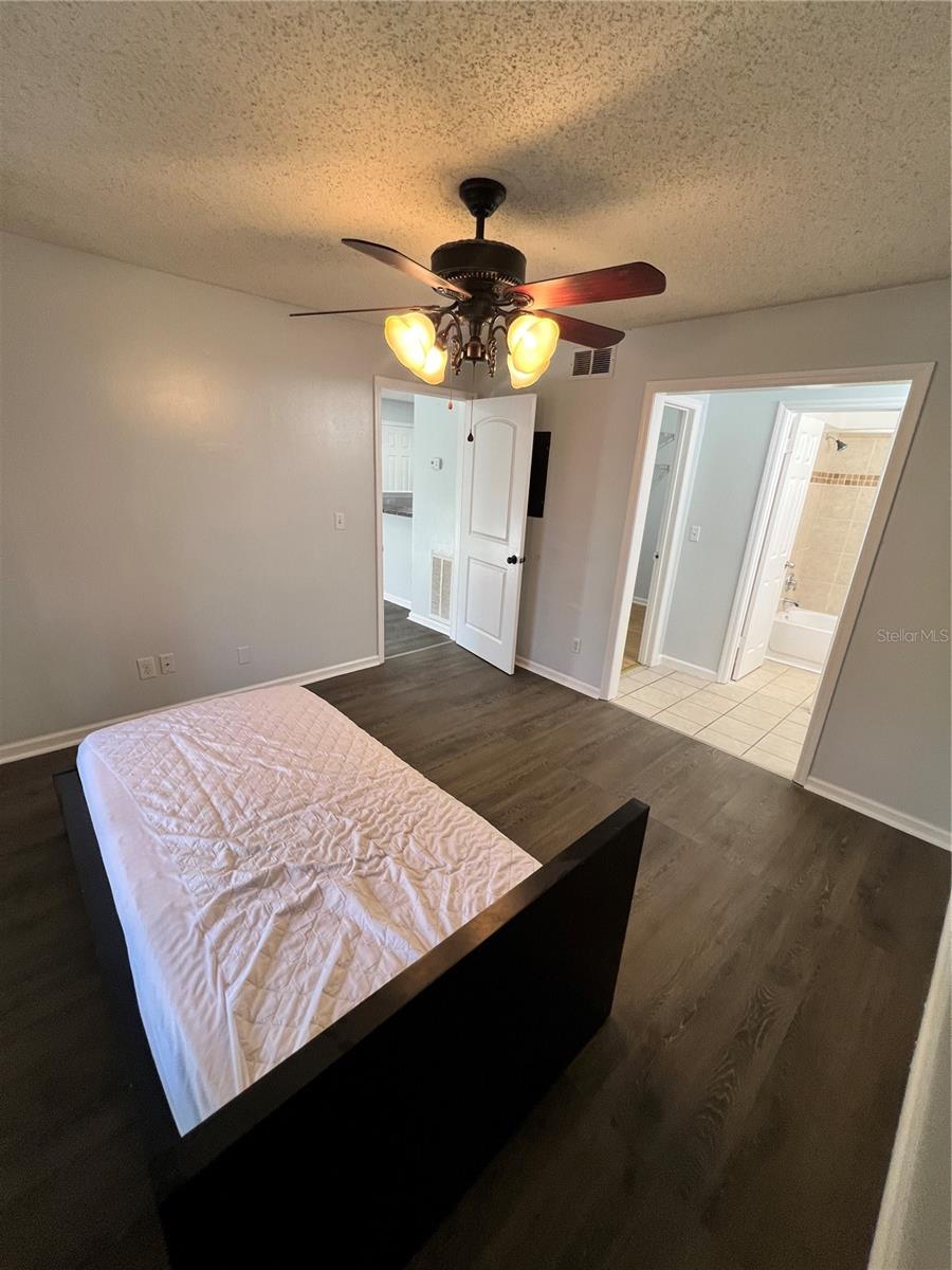 GRANDE OASIS AT CARROLLWOOD - Residential