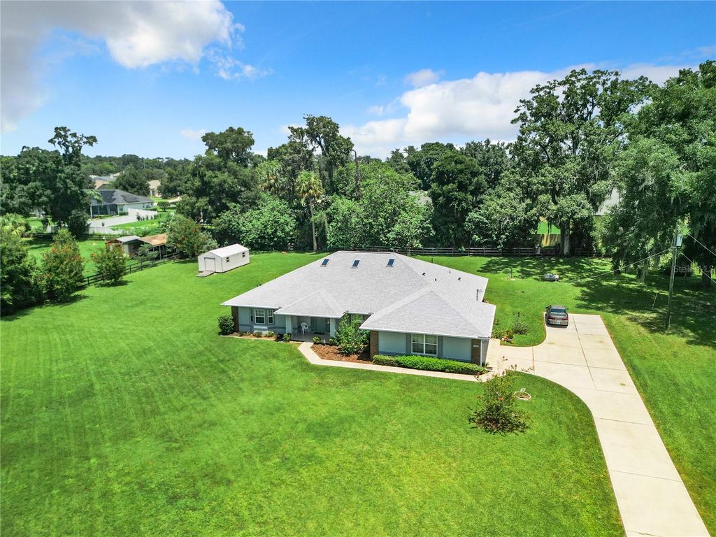 Photo of 3811 SE 44th Street, Ocala, FL 34480 (MLS # OM705034)