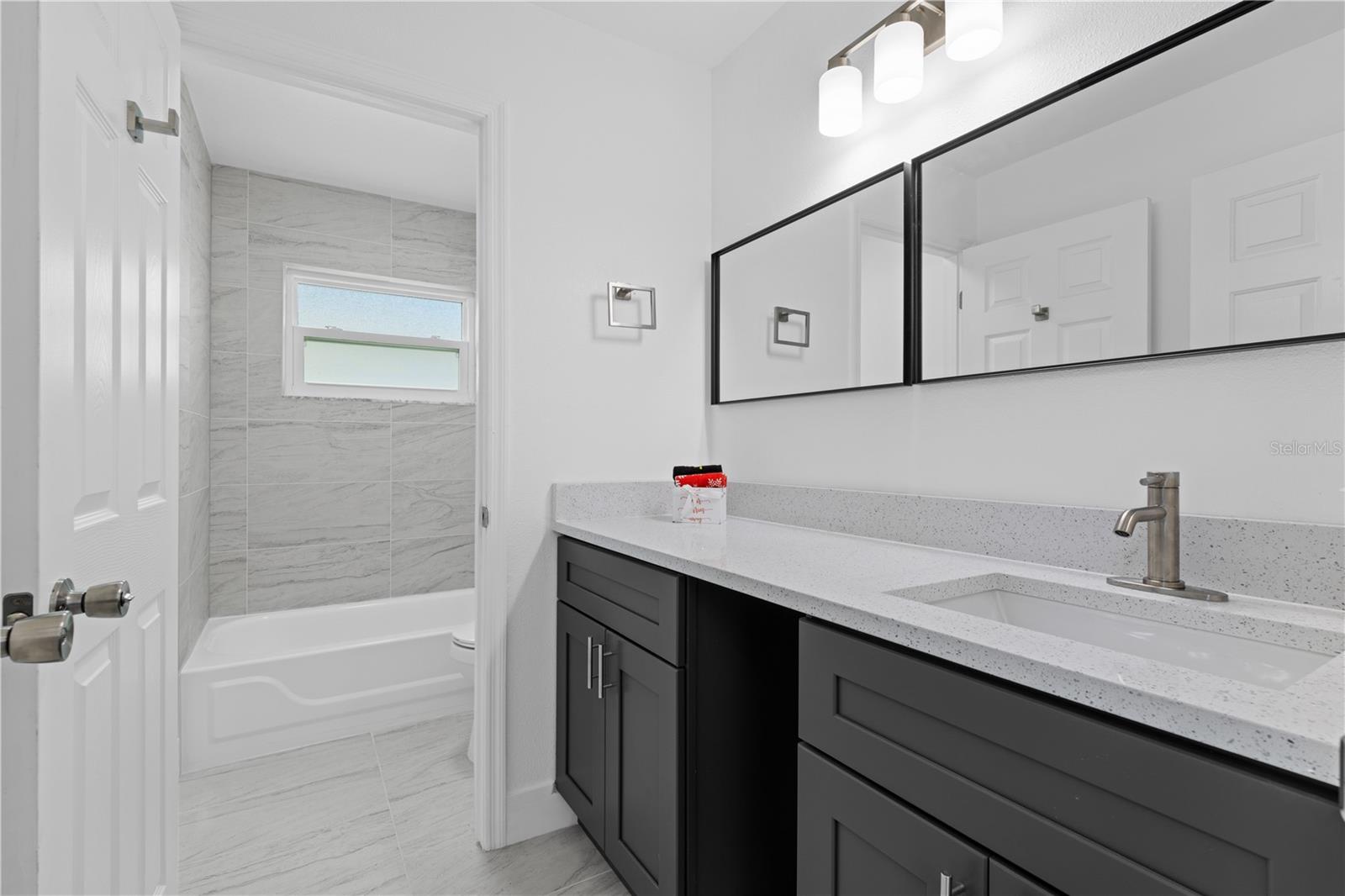 ROYAL PALMS PH 02 - Residential