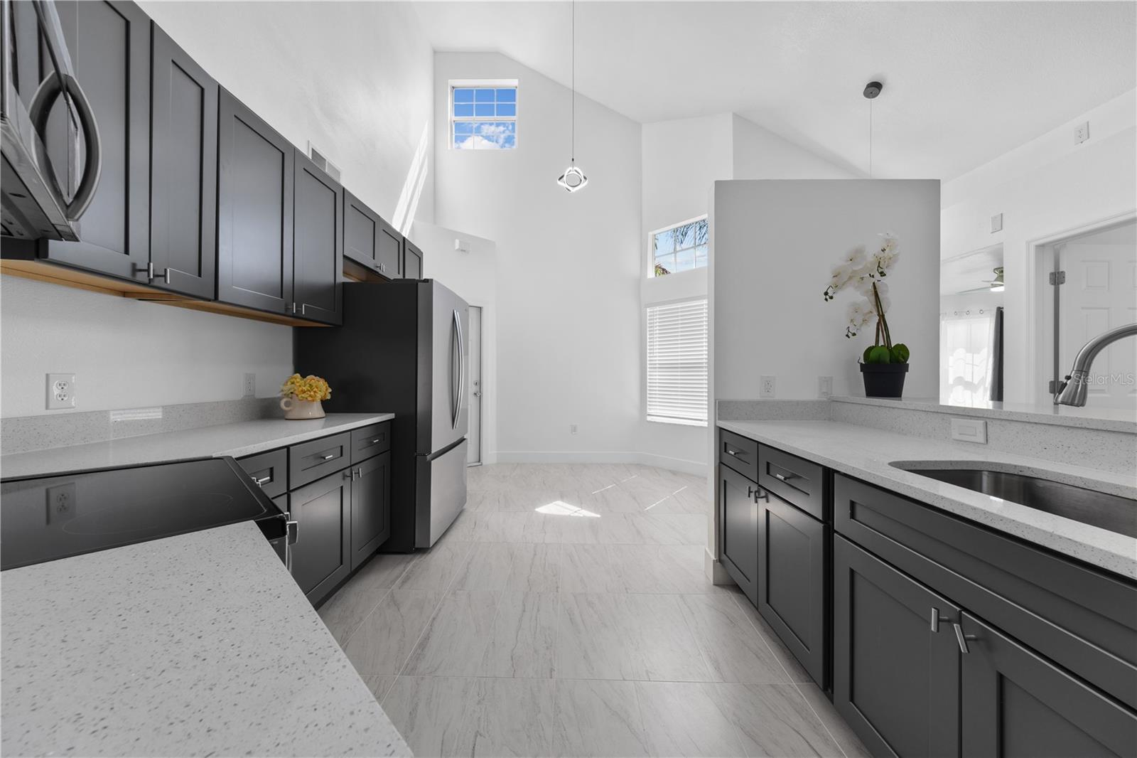 ROYAL PALMS PH 02 - Residential