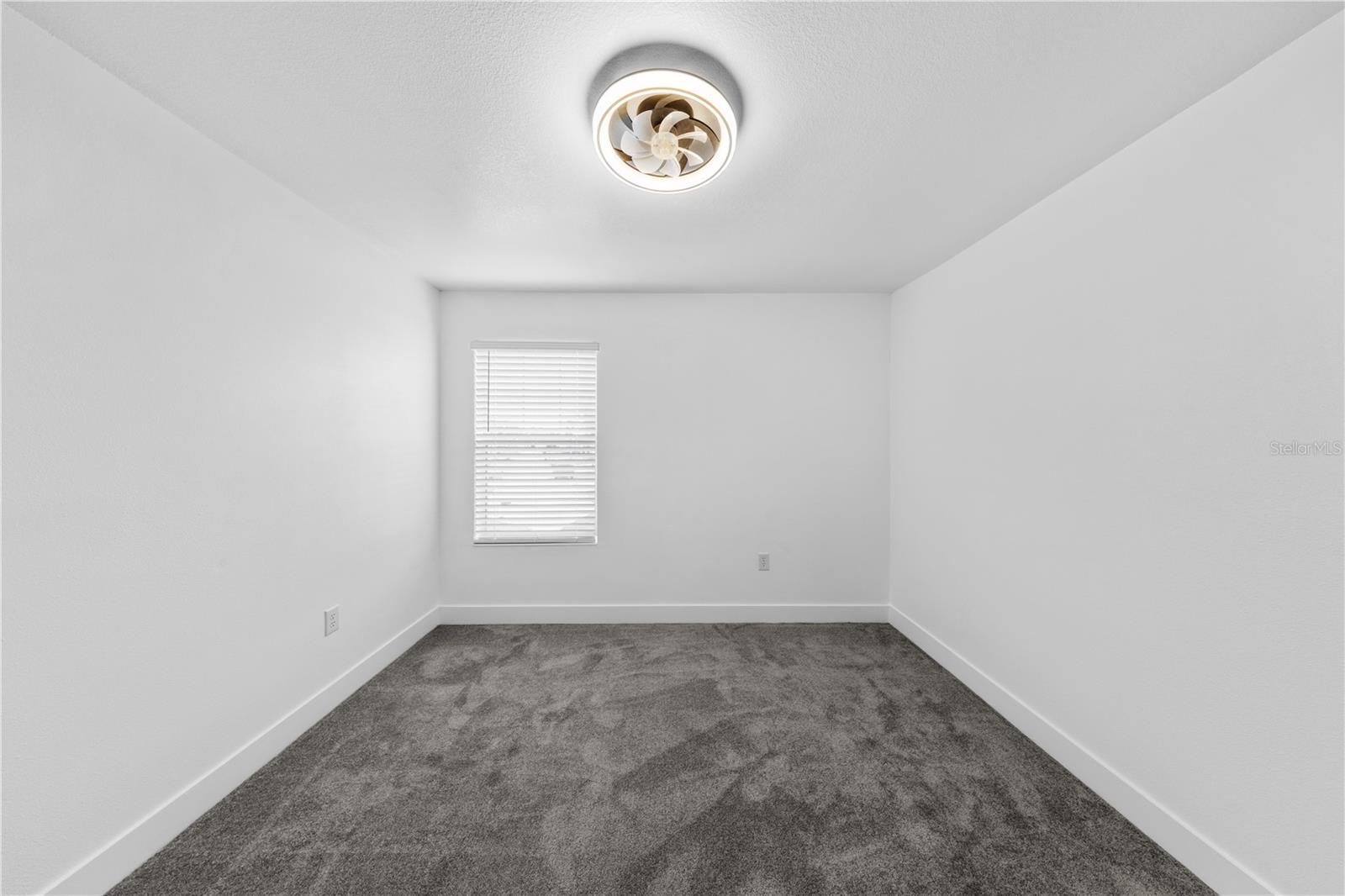 ROYAL PALMS PH 02 - Residential