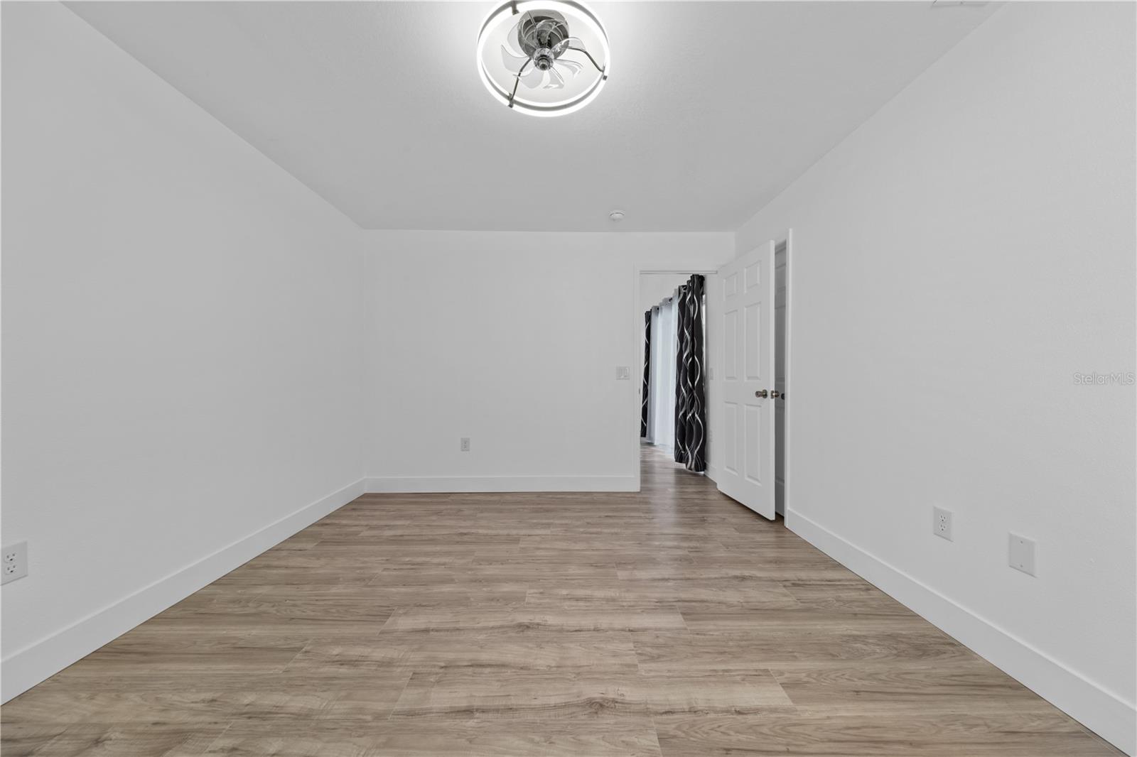 ROYAL PALMS PH 02 - Residential