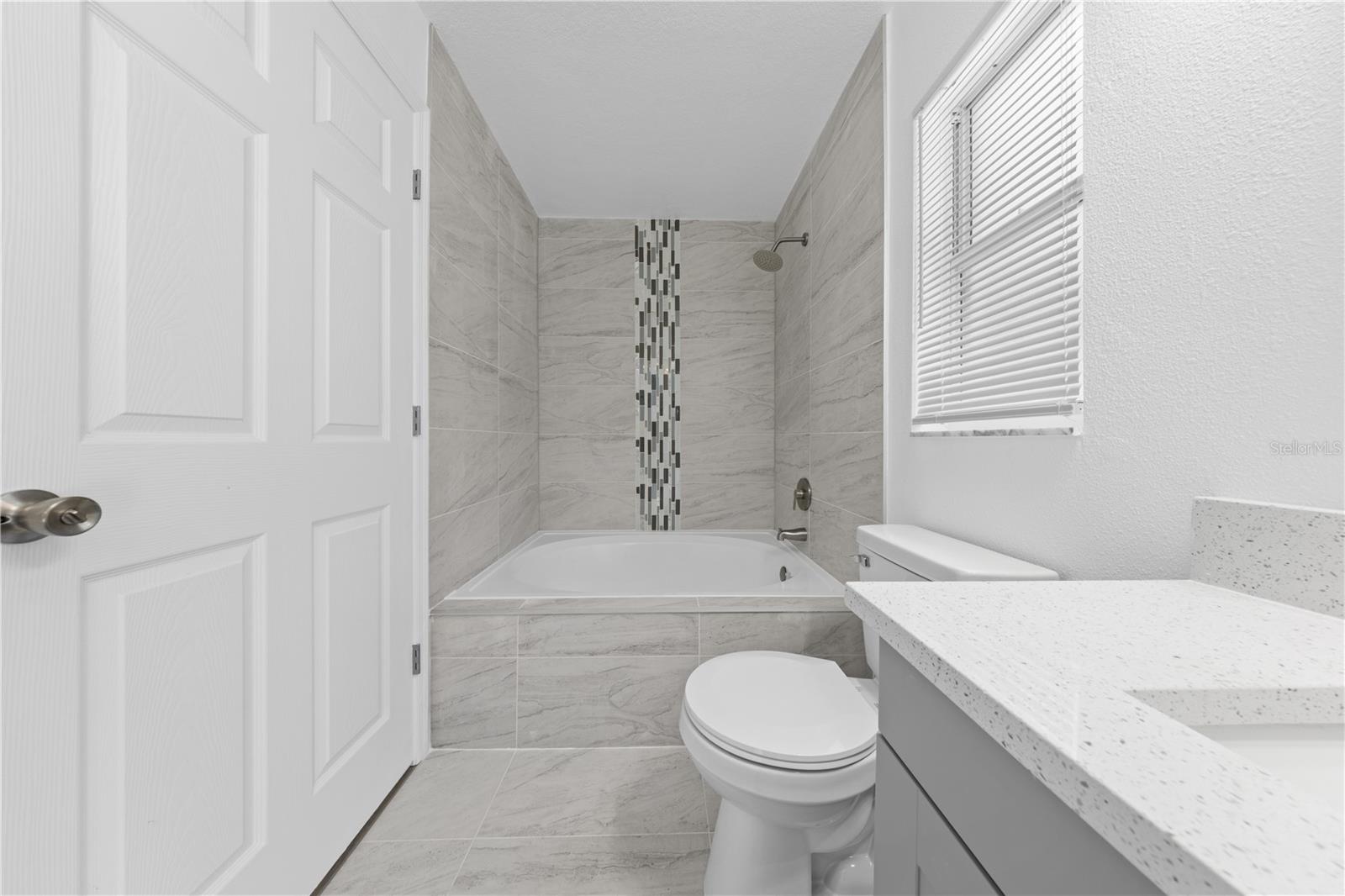 ROYAL PALMS PH 02 - Residential