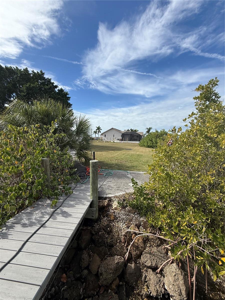 WATERFRONT ESTATES - Land