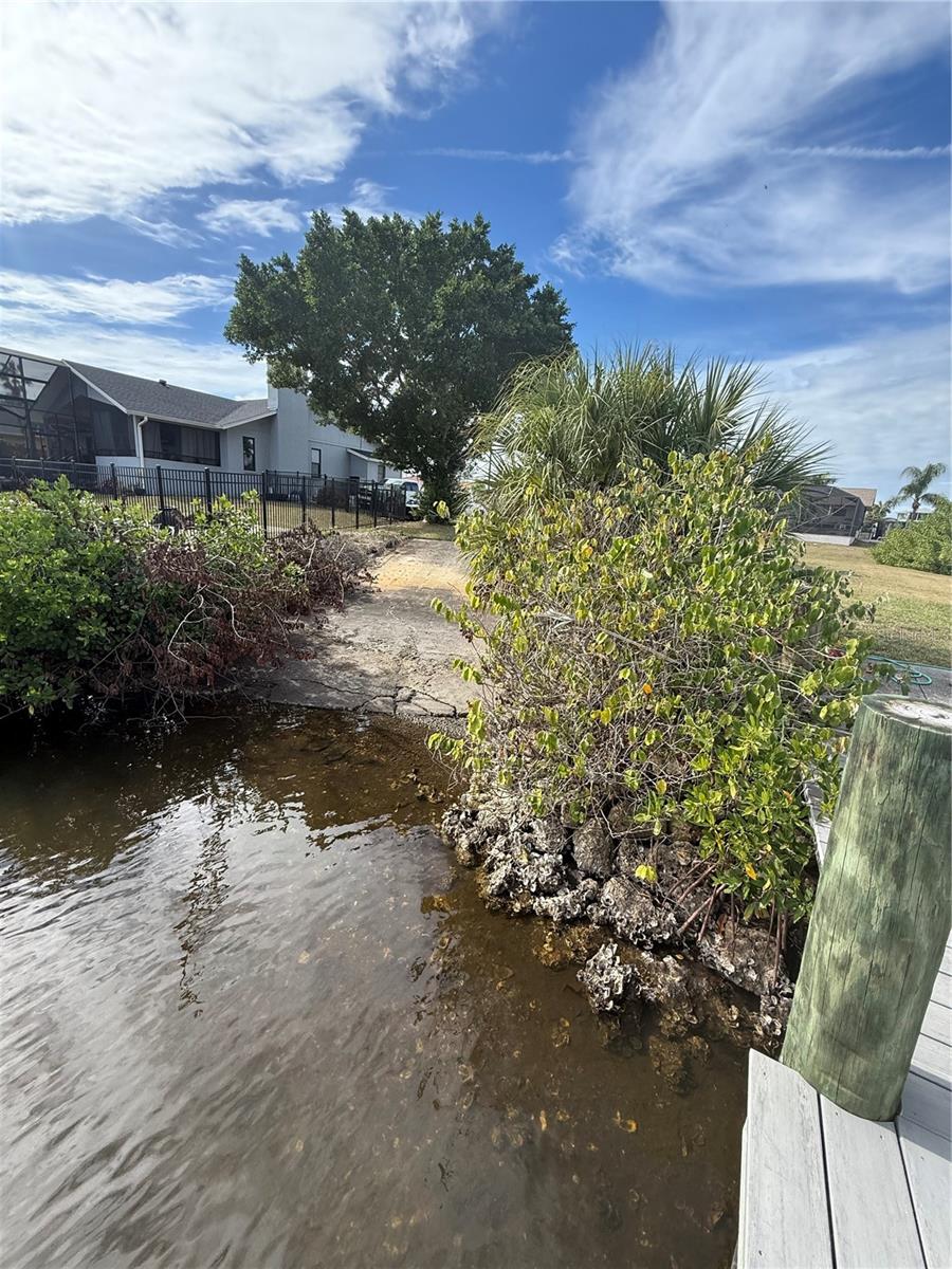 WATERFRONT ESTATES - Land